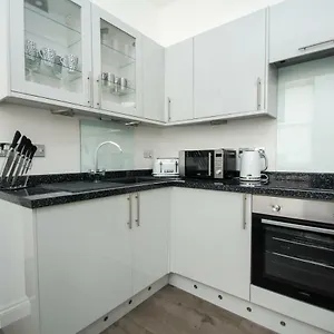 Apartment Sea Breeze - Central - By Holiday Lets, Brighton
